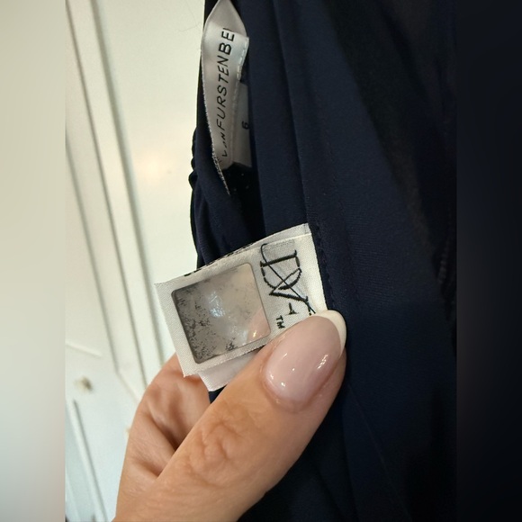 DIANE VON FURSTENBERG Tatianna Jumpsuit in Navy Halter Silk Open Back Size 6 - Picture 17 of 17